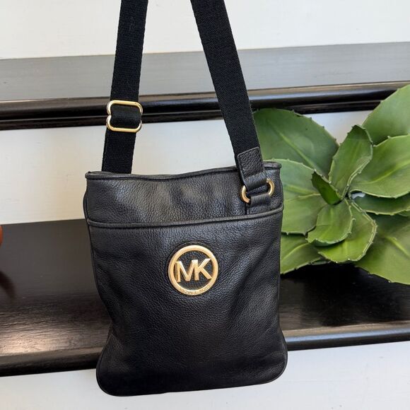 Michael Kors Handbags - Michael Kors Fulton Leather Crossbody Shoulder purse  Slim Messenger soft